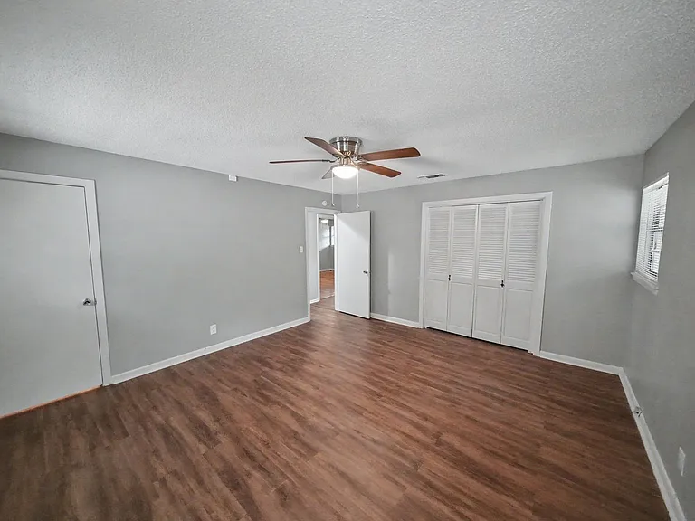 12715 Middle Ln — Photo 26