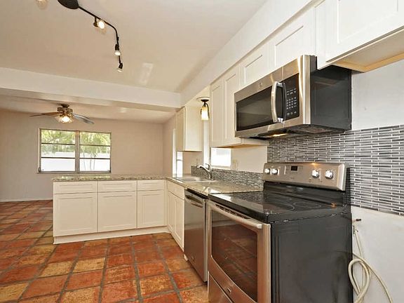 3rd image of 540 Sabal Ave