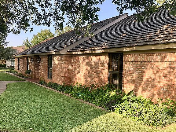 3rd image of 1516 Oak Forest Dr