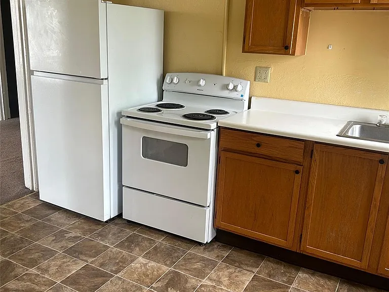148 Clinton St #4 — Photo 2