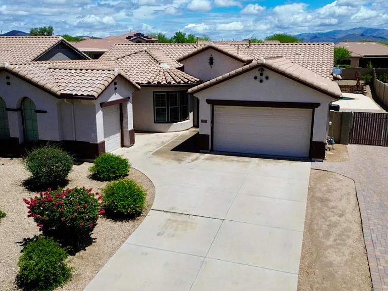 4918 W Carpenter Dr — Photo 2