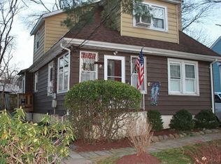 11 Elm Dr, Cedar Grove, NJ 07009