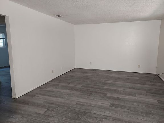 3rd image of 735 & 737 S Jackson St #16