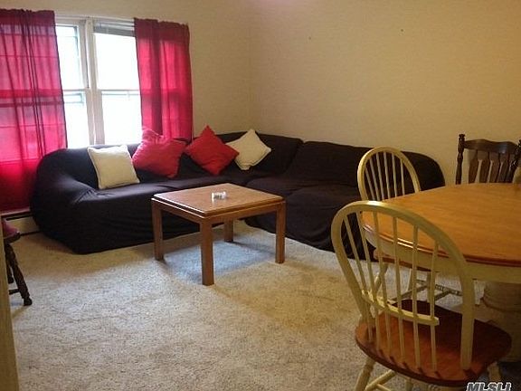 3rd image of 51 Sycamore Cir