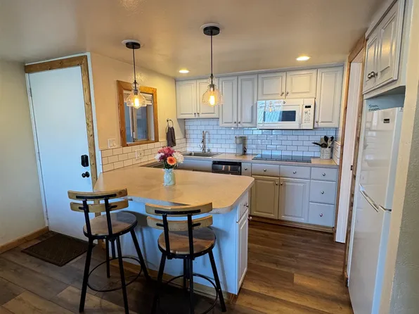 137 Laurel Mountain Rd #223, Mammoth Lakes, CA 93546
