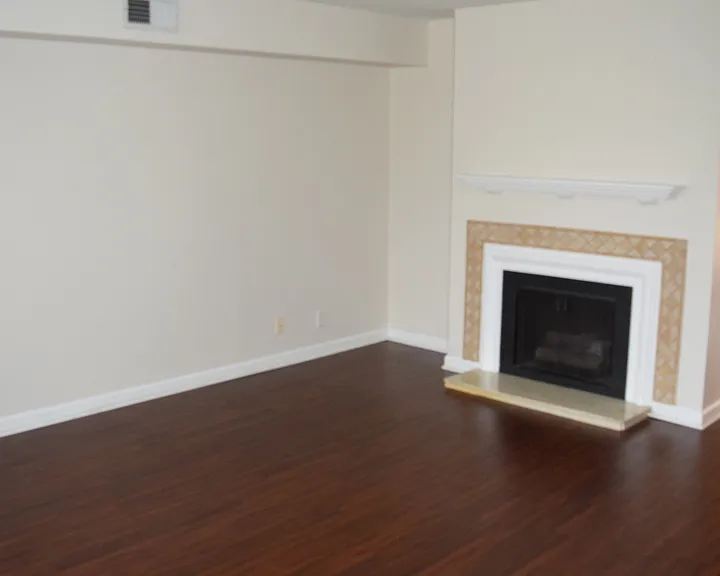 8300 Sawyer Brown Rd #R302 — Photo 4
