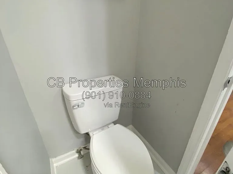 8282 Fayette Cv — Photo 12