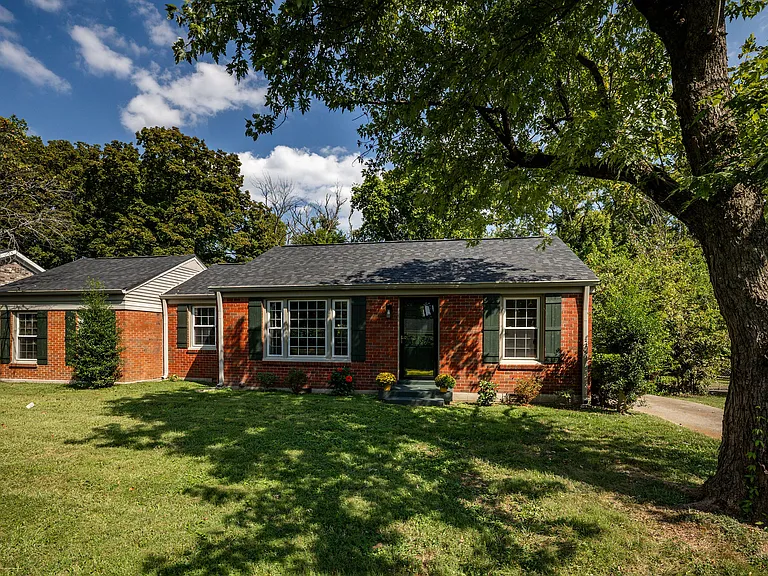 3110 Southlake Dr — Photo 38