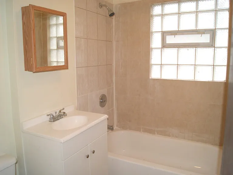 2208 N Knox Ave #2 — Photo 9