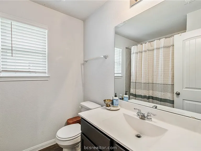 993 Marquis Dr — Photo 13