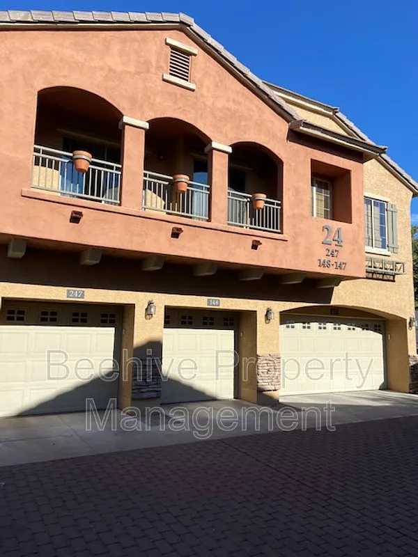 2 bed, 2.0 bath, 1158 sqft, $1,350 — Photo 1