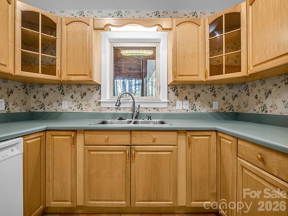 3rd image of 141 Marys Ln