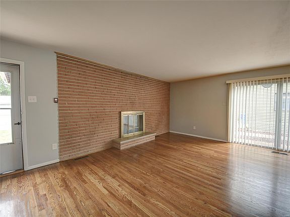 3rd image of 3330 Cavan Dr