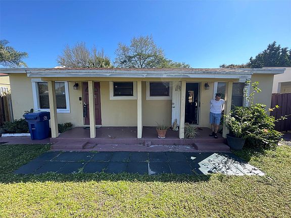 3rd image of 1726-1728 NW 7th Avenue