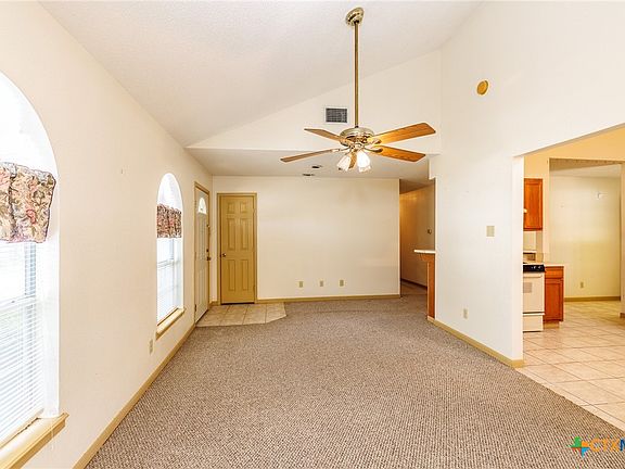 4th image of 806 Saint Michael St