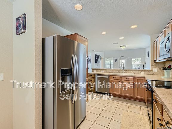 3rd image of 5524 Columbia Dr