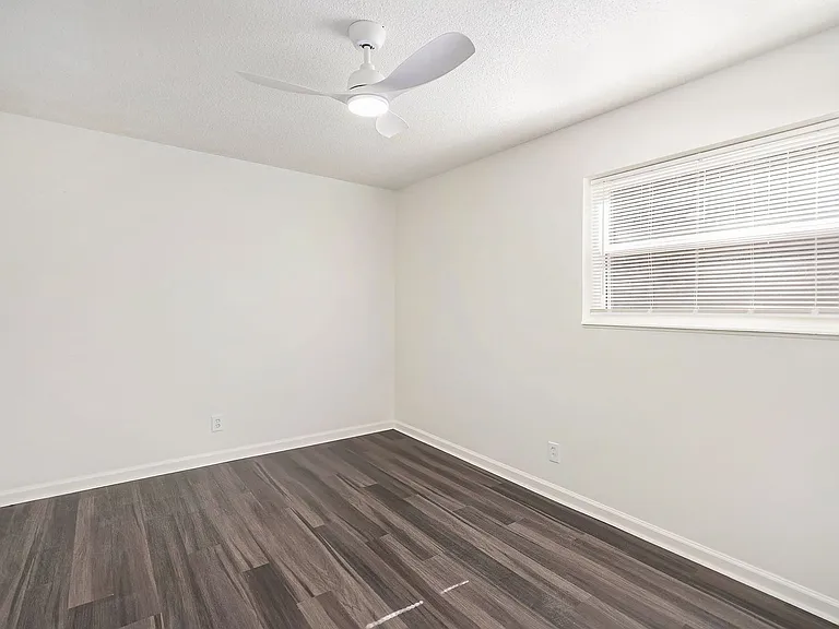 4011 McGee St — Photo 8