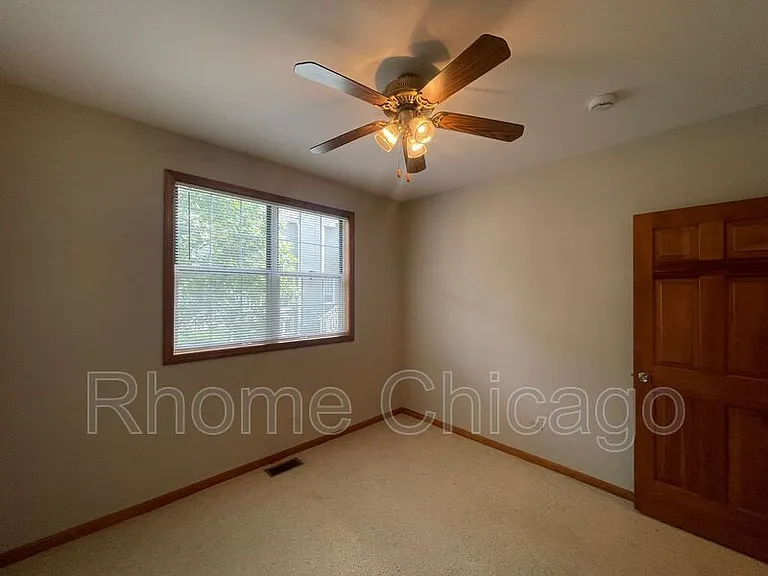 519 W Parkside Dr — Photo 16