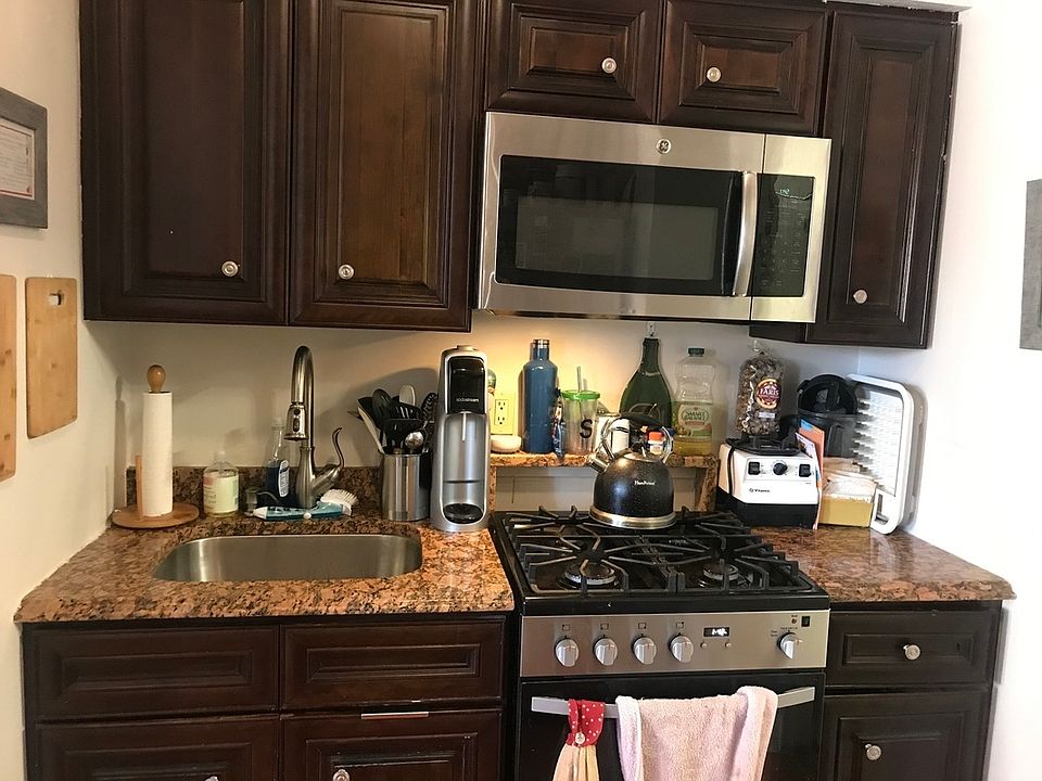 1st image of 218 Hawthorne St #2B