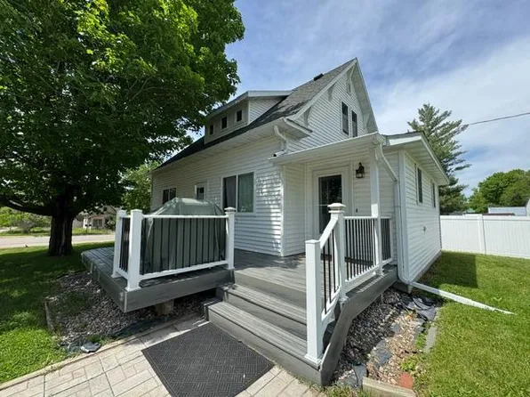 114 Central Ave S, Bertha, MN 56437