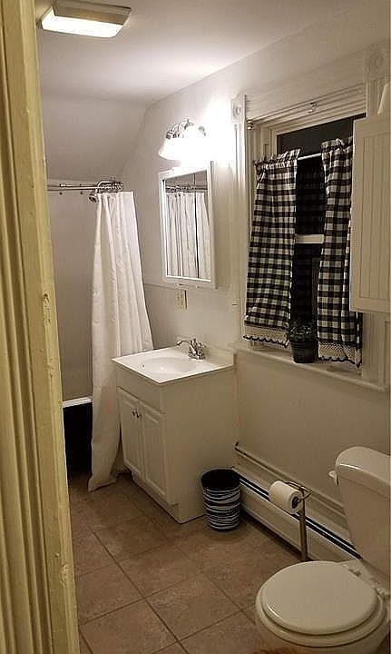 2nd image of 35 Valley St