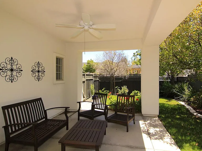 850 Belmont Ln — Photo 24