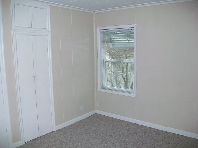 382 N Cedar St — Photo 3