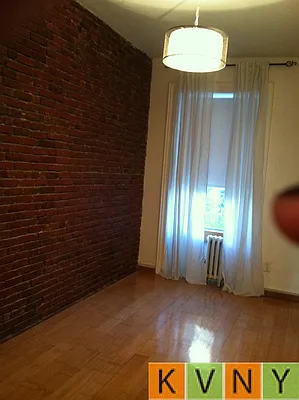 Rented by KVNY Soho | media 19