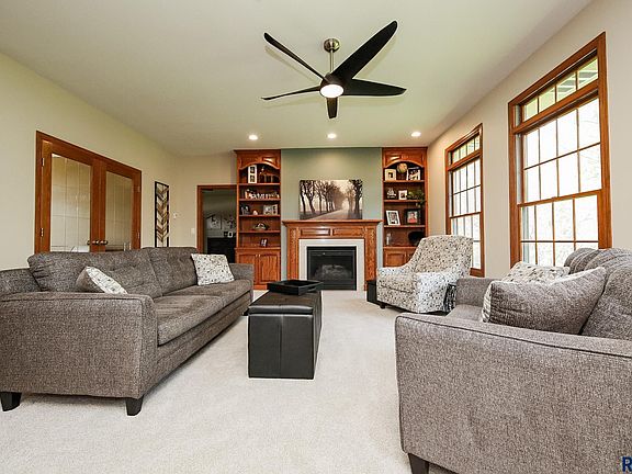 5th image of 208 W Saint Andrews Dr
