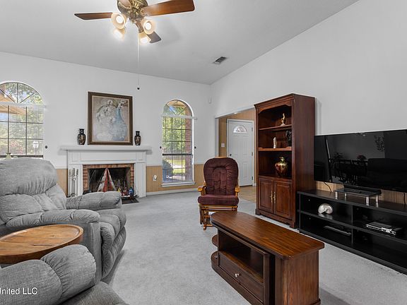 5th image of 2372 Park Place Dr