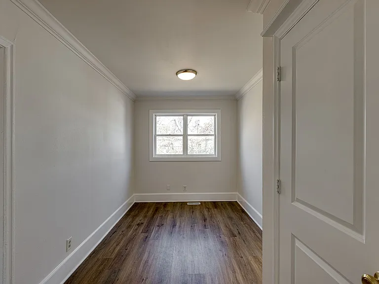 5211 Sunbeam Ave — Photo 9