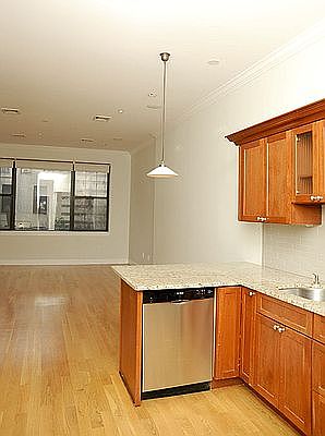 4th image of 121 W 132nd St #2A