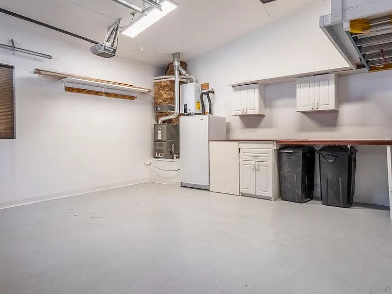Garage s