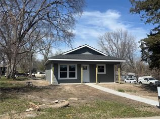 312 E 5th St, Wellsville, KS 66021