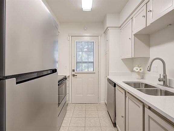 3rd image of 818 Cardinal Creek Blvd APT D