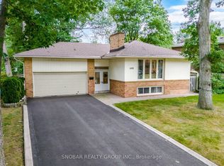 1408 Ballyclare Dr, Mississauga, ON L5C1J5