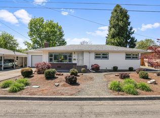 444 NE 12th St, Grants Pass, OR 97526