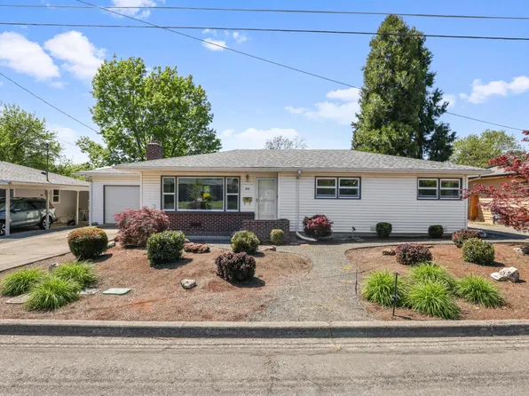 444 NE 12th St, Grants Pass, OR 97526