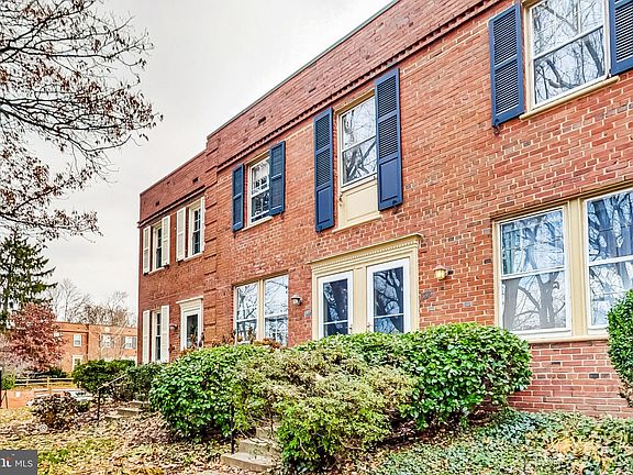 2nd image of 1510 S Edgewood St APT 544