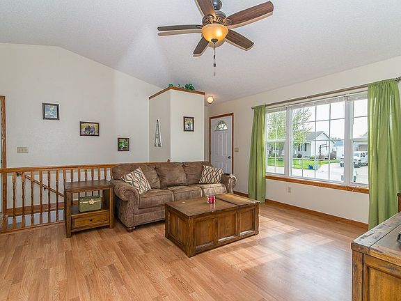 4th image of 501 Hope Ave