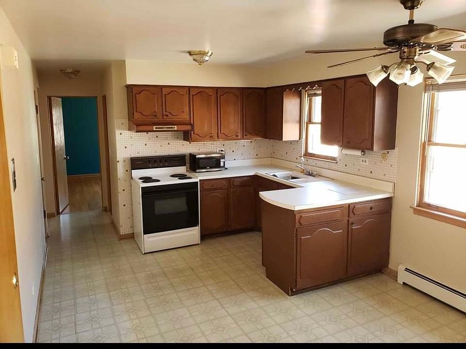 1st image of 4021 N McVicker Ave #1