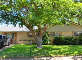 1108 Crescent Dr, Andrews, TX 79714