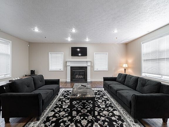 4th image of 806 S Bend Ave #4
