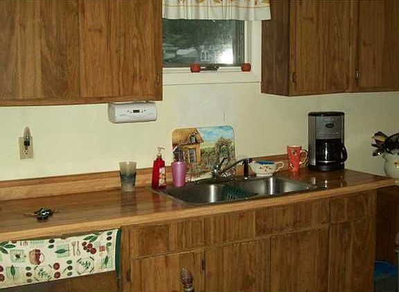 5th image of 14 Iroquois Ave