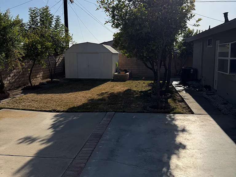3028 E Vermillion St — Photo 47