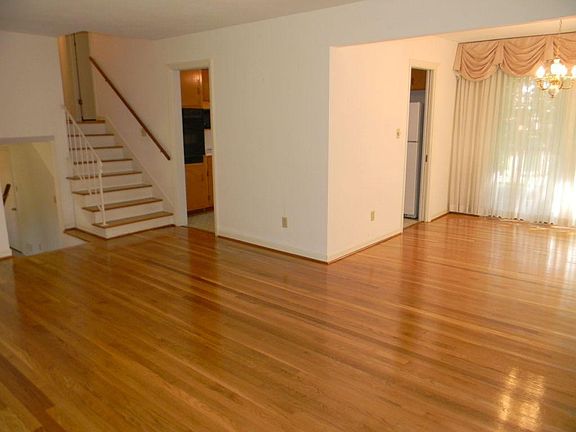 Living Dining Areas