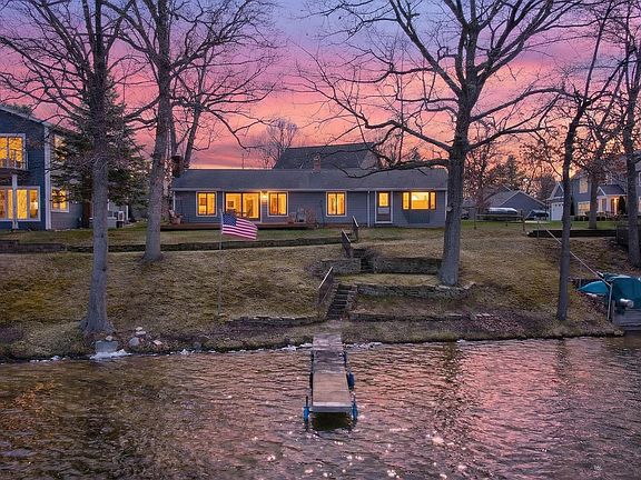 2nd image of 8653 Wildwood Ct