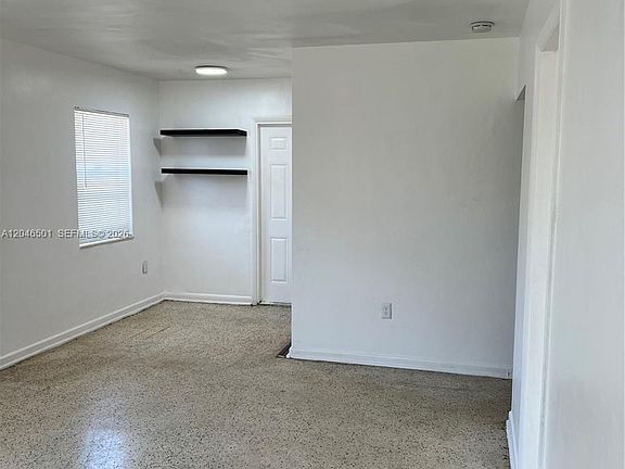 3rd image of 1946 NE 167th St APT 1
