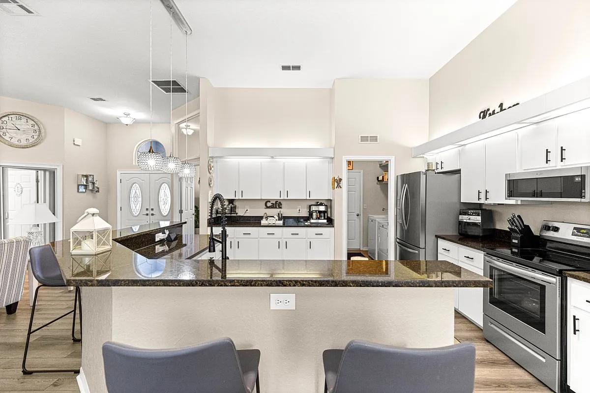 2 bed, 2.0 bath, 1702 sqft, $1,700 — Photo 3