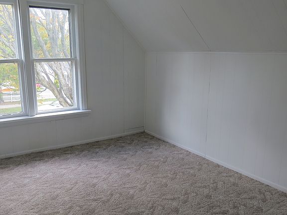 5th image of 413 Wisconsin Ave